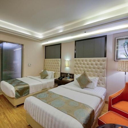 Om Clarks Inn Raebareli Zewnętrze zdjęcie