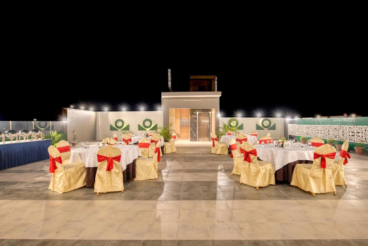 Om Clarks Inn Raebareli Zewnętrze zdjęcie
